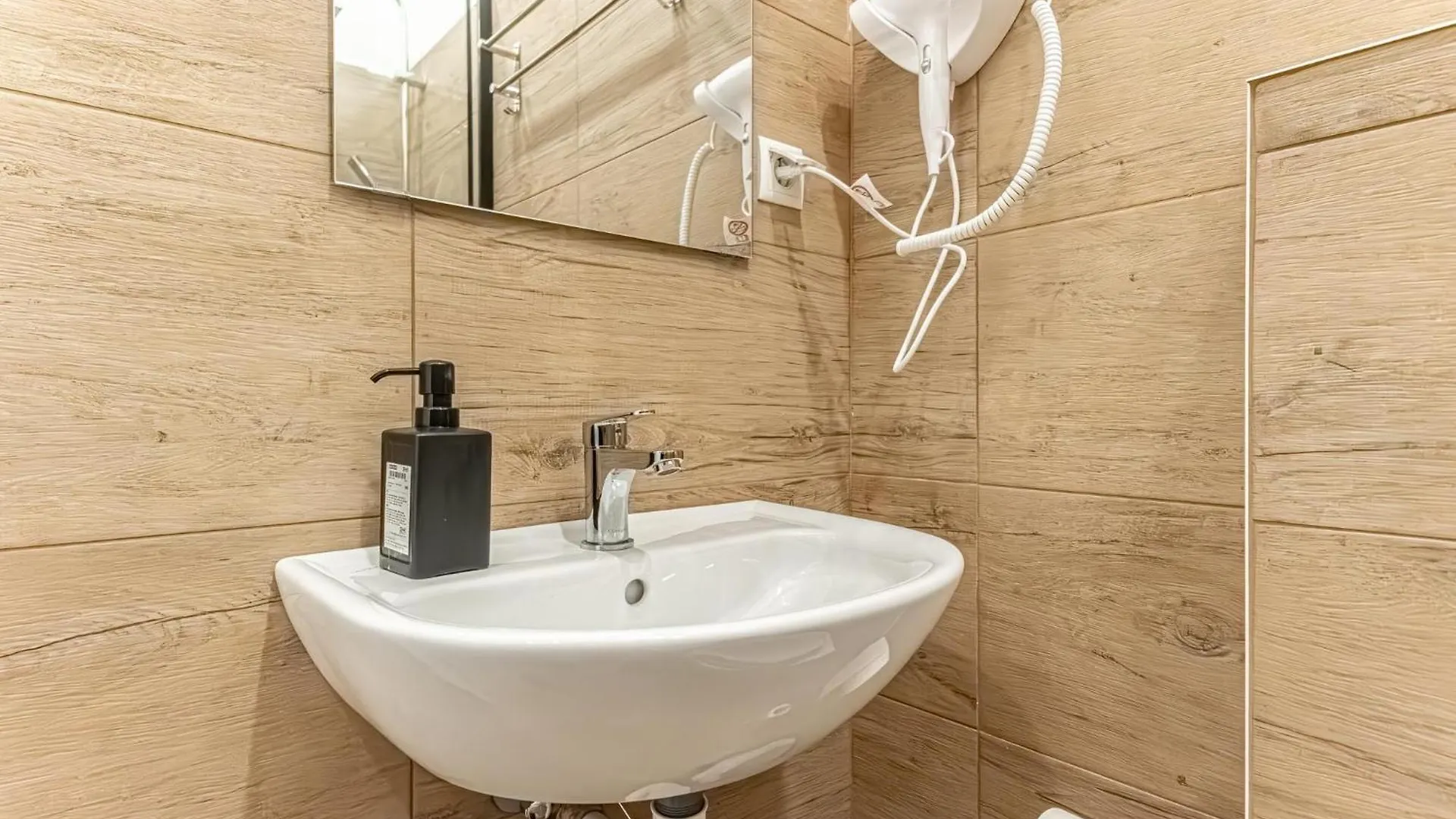 Comfortable 1Br Apt In Beautiful Location Vienna 0*,